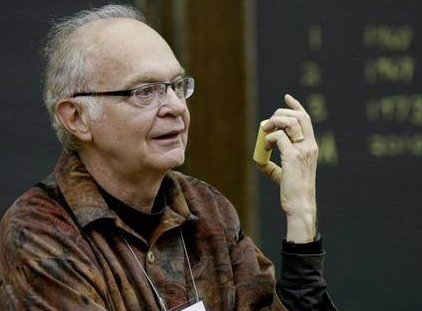 将热爱书写至古稀之年，计算机科学家唐纳德·克努特